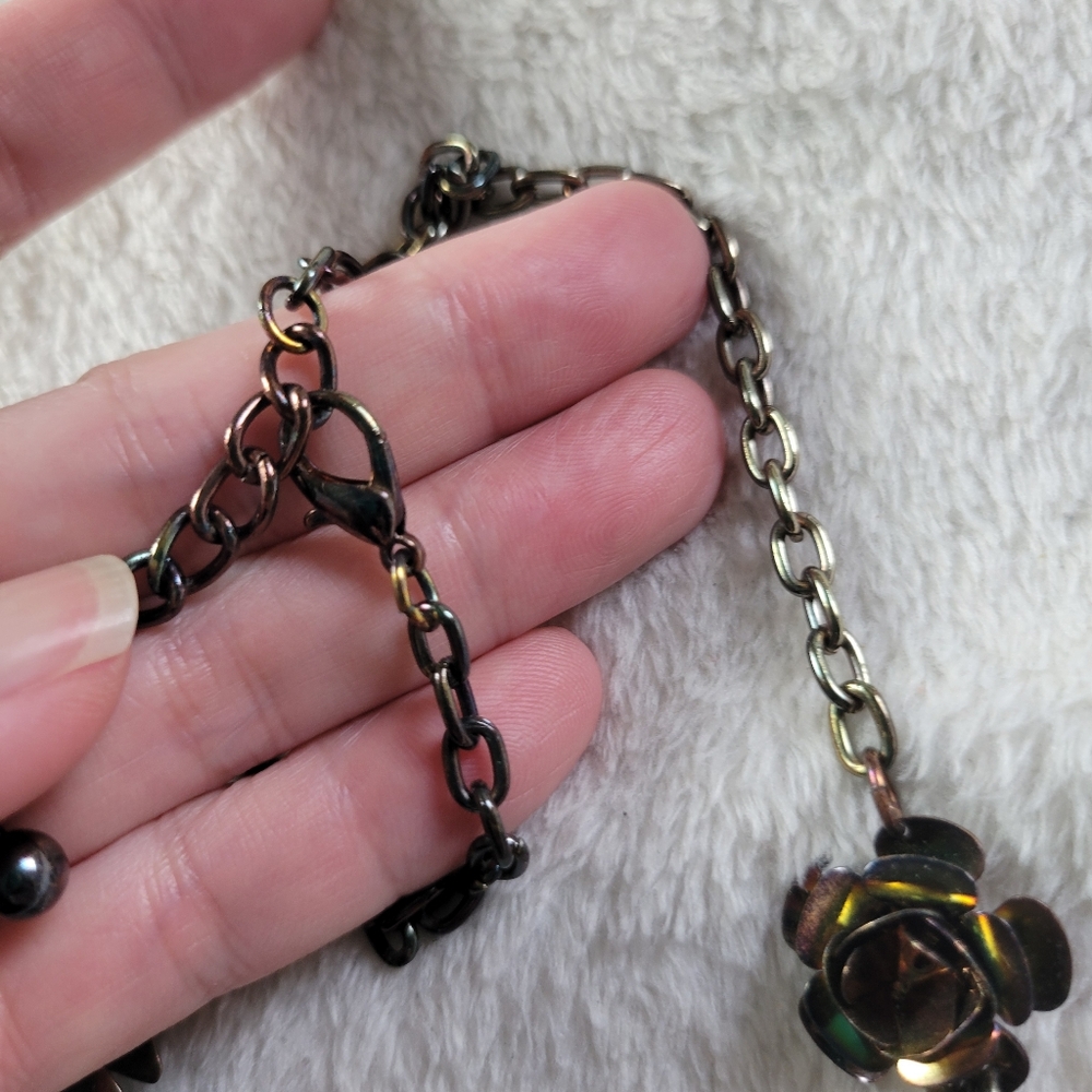 Stunning Antiqued Bronze/Gold Tone Floral Rhinestone Statement Necklace - Picture 8 of 11